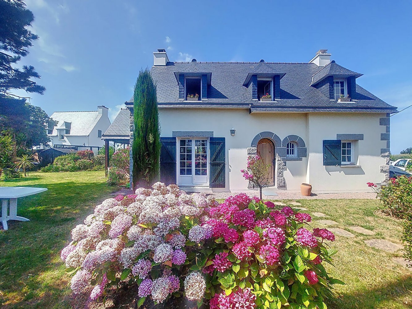 Casa de 3 dormitorios en Saint-Cast-le-Guildo, France No. 306119