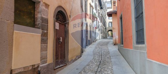 3-salle Appartement à Bergamo, Italy No. 218222 24