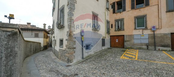 3-salle Appartement à Bergamo, Italy No. 218222 22