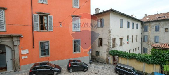 3-salle Appartement à Bergamo, Italy No. 218222 18