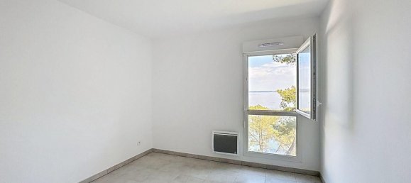 3 rooms Apartment in Martigues, France No. 290424 5