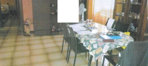Apartamento de 3 divisões em Voghera, Italy N.º 181378 10