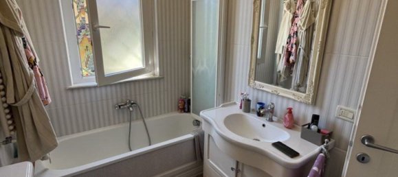 4 rooms House in Massa, Italy No. 102750 17