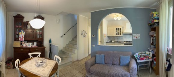 4 rooms House in Massa, Italy No. 102750 2