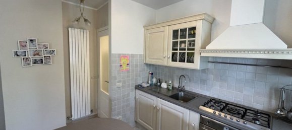 4 rooms House in Massa, Italy No. 102750 10