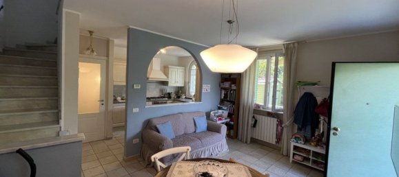 4 rooms House in Massa, Italy No. 102750 3