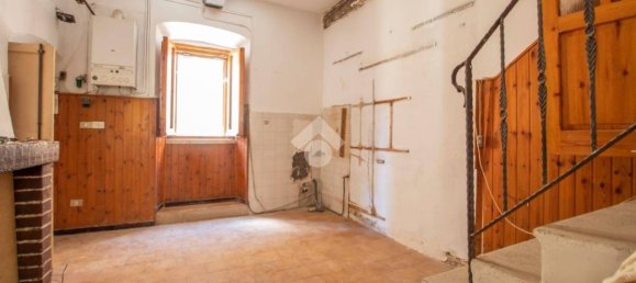 Casa de 2 dormitorios en Castel Sant'Angelo, Italy No. 228388 8