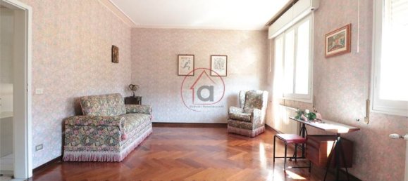 Villa de 4 dormitorios en Carpi, Italy No. 264543 5