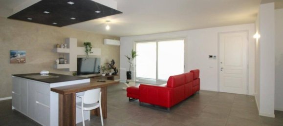 Villa de 3 dormitorios en Ghedi, Italy No. 275721 22