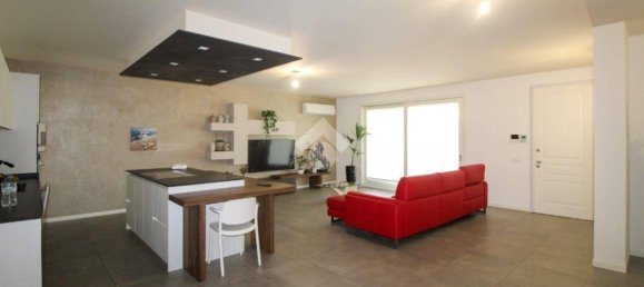 Villa de 3 dormitorios en Ghedi, Italy No. 275721 4