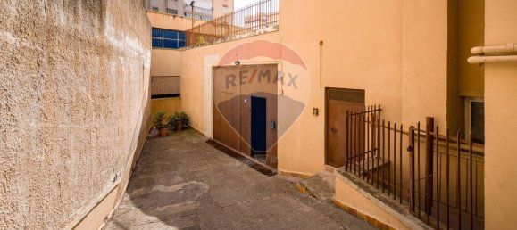 Gewerbliche Immobilie in Palermo, Italy 603m², Nr. 45089 31