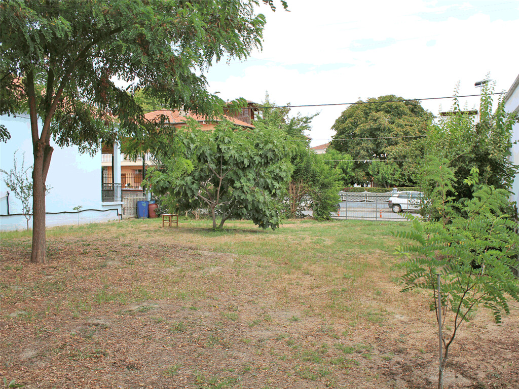607m² Land for sale in Katerini, Pieria, Central Macedonia, Macedonia and Thrace, Greece № 95129