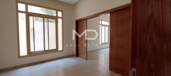 4 Schlafzimmer Villa in Al Raha Golf Gardens, UAE, Nr. 47902 3