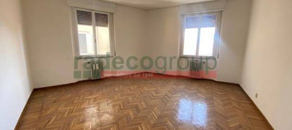 3 bedrooms Apartment in Livorno, Italy No. 137720 6