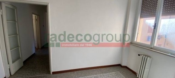 3 bedrooms Apartment in Livorno, Italy No. 137720 9