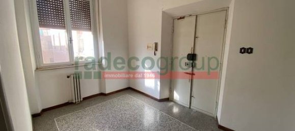 3 bedrooms Apartment in Livorno, Italy No. 137720 8