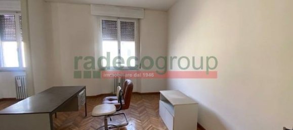 3 bedrooms Apartment in Livorno, Italy No. 137720 4
