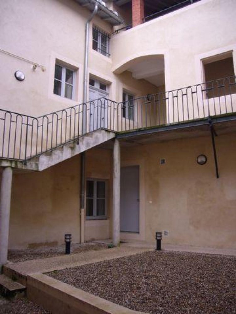 2 bedrooms Condo in Tournus, France No. 14277