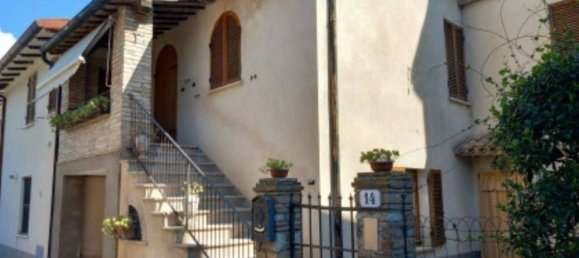 Apartamento de 4 dormitorios en Spoleto, Italy No. 340812 5