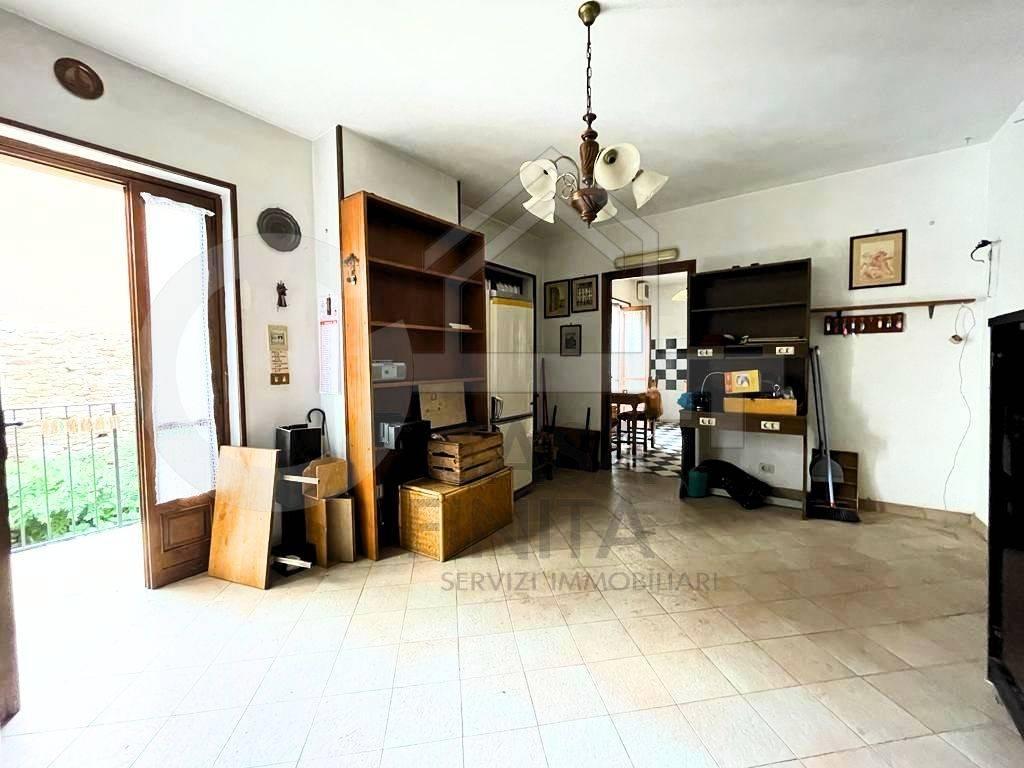 6 rooms Villa in Issiglio, Italy No. 18408