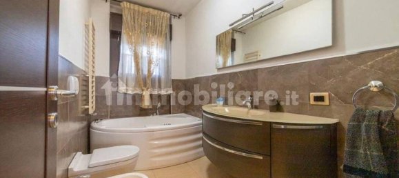 3 rooms Apartment in Rome, Italy No. 76235 7