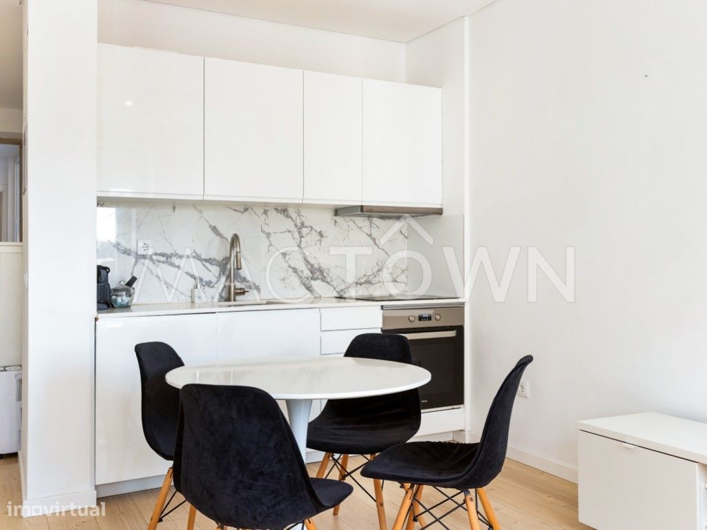 2 bedrooms Apartment in Lisbon, Portugal No. 256185