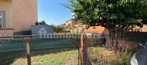 334m² Land in Rome, Italy No. 189434 2