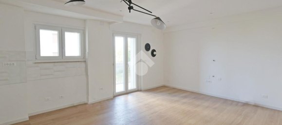 Квартира с 3 спальнями в Триест, Италия № 346186 3