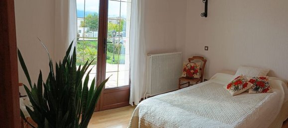 3 bedrooms House in Vourey, France No. 208205 3