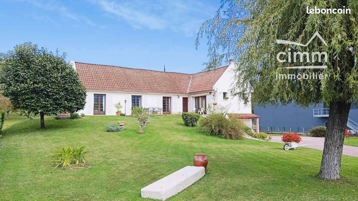 3 bedrooms House in Vourey, France No. 208205