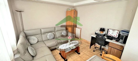 Casa de 3 dormitorios en Chateaudun, France No. 251901 4