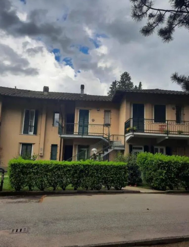 3 rooms Apartment in Lavena Ponte Tresa, Italy No. 1654