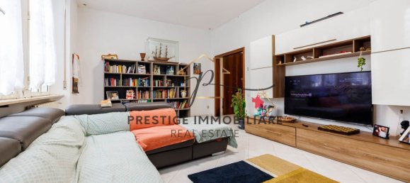 3 rooms Apartment in Livorno, Italy No. 215913 9