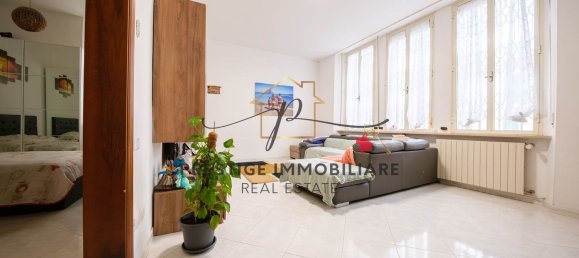 3 rooms Apartment in Livorno, Italy No. 215913 11