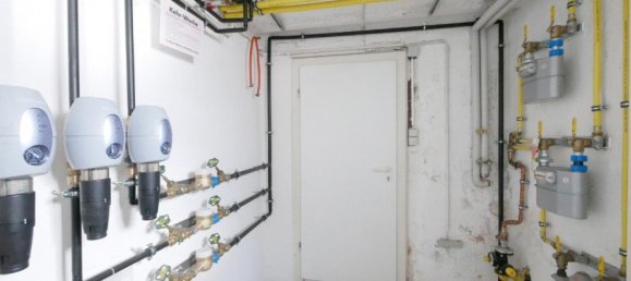 Здание с 4 комнатами в Ротвайль, Германия № 83494 16