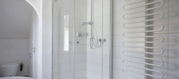 Здание с 4 комнатами в Ротвайль, Германия № 83494 11