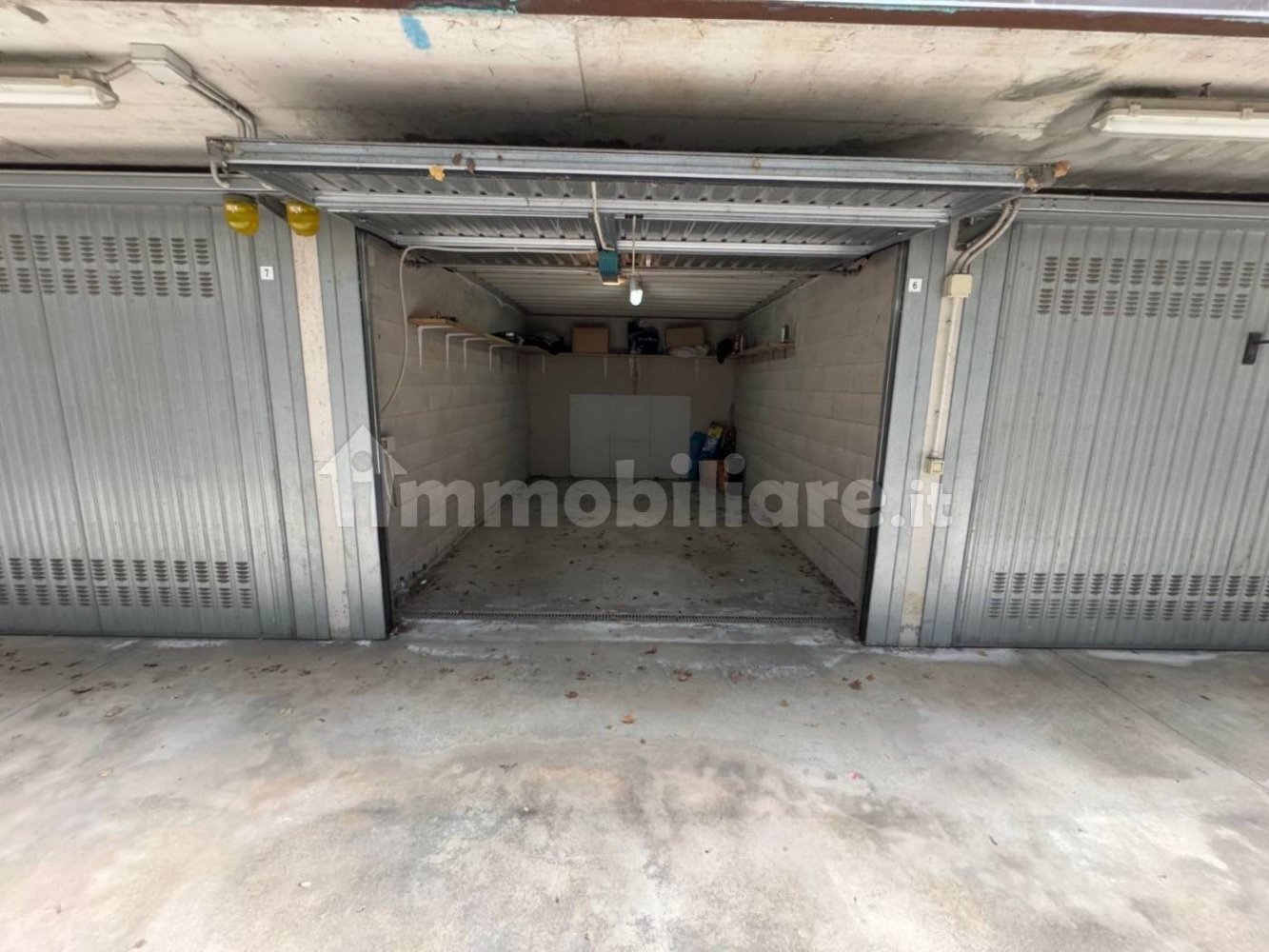 15m² Garage in Bologna, Italy No. 98590