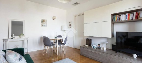 1 bedroom Apartment in Milan, Italy No. 335242 5