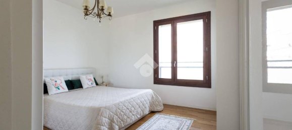 1 bedroom Apartment in Milan, Italy No. 335242 8