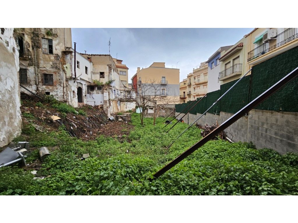 487m² Land in Portbou, Spain No. 197788