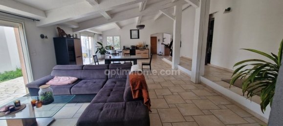 Villa de 4 dormitorios en Port-de-Bouc, France No. 185855 2