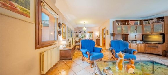 3 bedrooms Commercial property in Piuro, Italy No. 377699 2