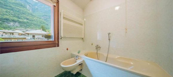 3 bedrooms Commercial property in Piuro, Italy No. 377699 26