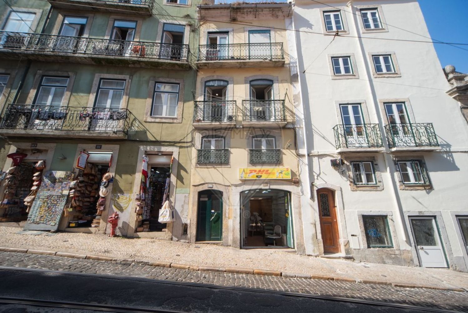 200m² Building in Lisbon, Portugal No. 304821