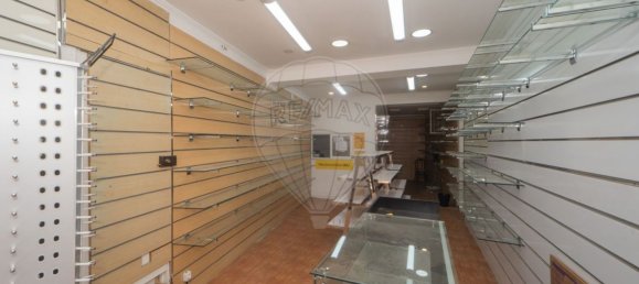 200m² Building in Lisbon, Portugal No. 304821 6