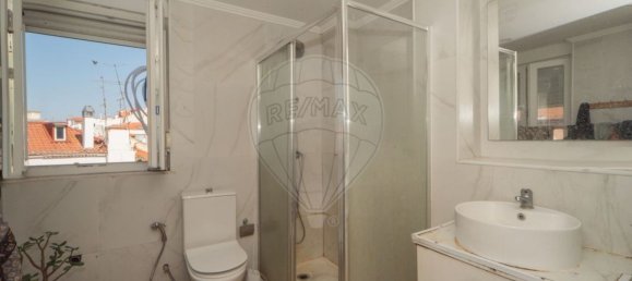 200m² Building in Lisbon, Portugal No. 304821 4