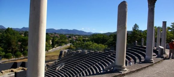 675m² Land in Vaison-la-Romaine, France No. 281834 5