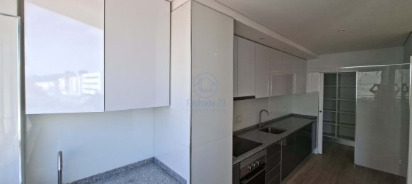 2 bedrooms Apartment in Vila Nova de Gaia, Portugal No. 219171 2
