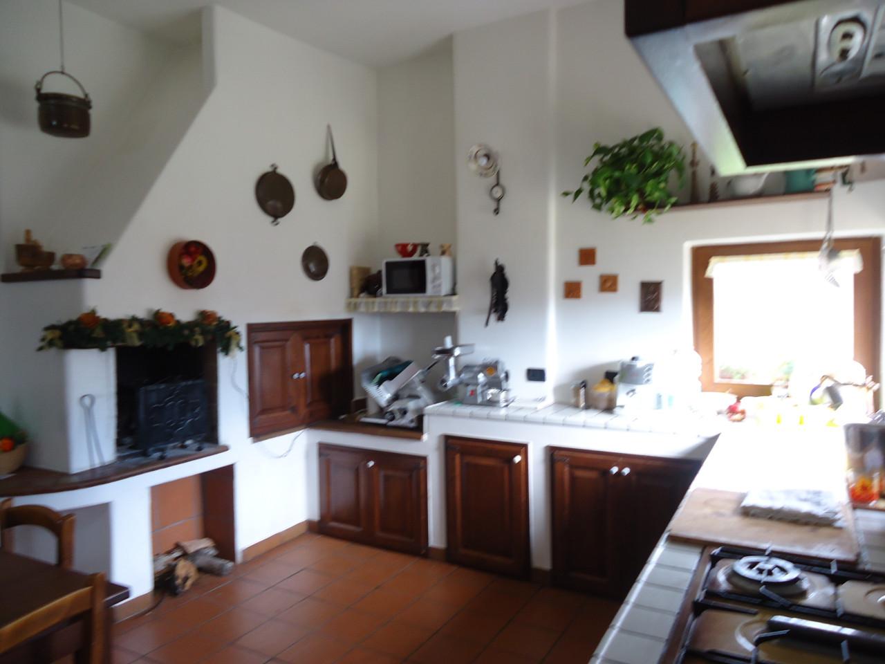 7غرفة فيلا في Matino, Italy رقم 229378