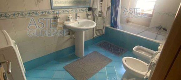 5 rooms Apartment in Portici, Italy No. 10982 7